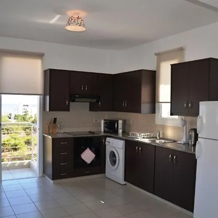 Two Bed With Sea Views And Pool Views Apartment